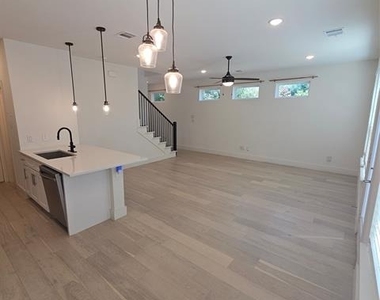 7305 Bree Court - Photo Thumbnail 6