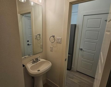 7305 Bree Court - Photo Thumbnail 8