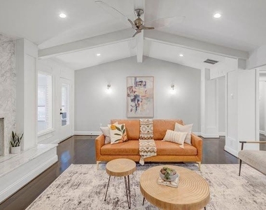 9667 Timberleaf Drive - Photo Thumbnail 4