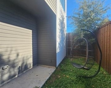 2139 Mail Avenue - Photo Thumbnail 1