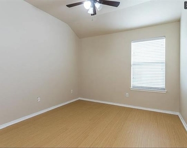 6440 Stone Lake Drive - Photo Thumbnail 14