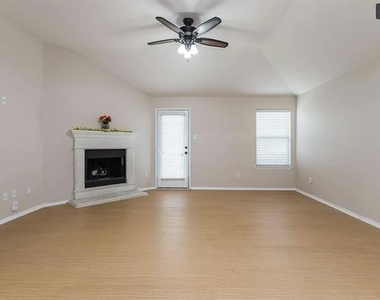 6440 Stone Lake Drive - Photo Thumbnail 5