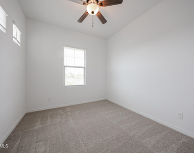 7616 W Bronco Trail - Photo Thumbnail 16