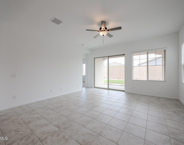 7616 W Bronco Trail - Photo Thumbnail 9