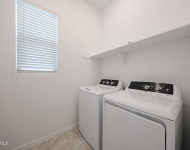 7616 W Bronco Trail - Photo Thumbnail 18