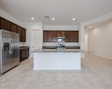 7616 W Bronco Trail - Photo Thumbnail 1