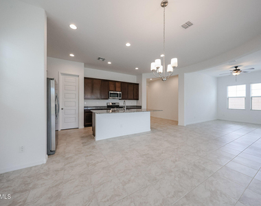 7616 W Bronco Trail - Photo Thumbnail 5