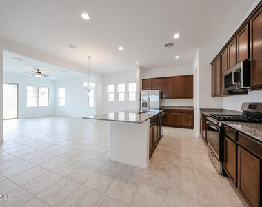 7616 W Bronco Trail - Photo Thumbnail 3