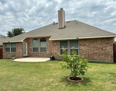 2717 Foxpoint Trail - Photo Thumbnail 1