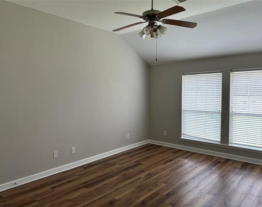 2717 Foxpoint Trail - Photo Thumbnail 7