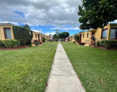 1739 Moffett Street - Photo Thumbnail 11