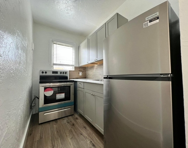 1739 Moffett Street - Photo Thumbnail 4