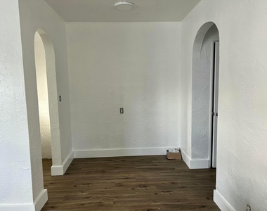 1739 Moffett Street - Photo Thumbnail 6