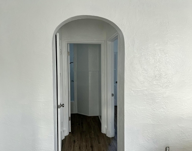 1739 Moffett Street - Photo Thumbnail 7