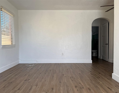 1739 Moffett Street - Photo Thumbnail 5