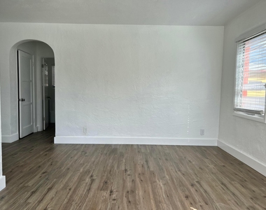 1739 Moffett Street - Photo Thumbnail 2