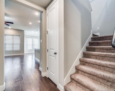 2156 Bailey Street - Photo Thumbnail 3