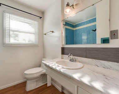 2217 Glenwood - Photo Thumbnail 19
