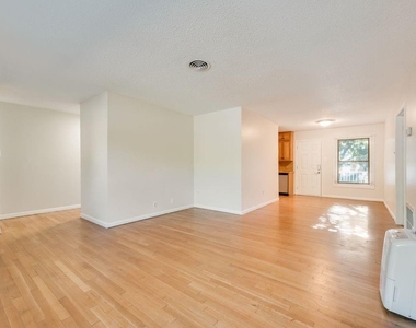 2217 Glenwood - Photo Thumbnail 6