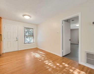 2217 Glenwood - Photo Thumbnail 7