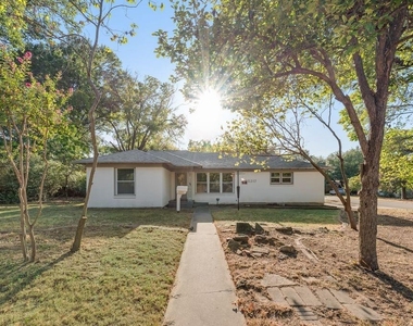 2217 Glenwood - Photo Thumbnail 2