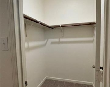 6222 Old Bridge Way - Photo Thumbnail 11