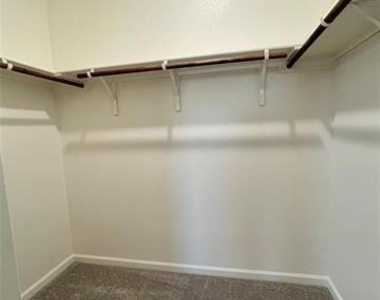 6222 Old Bridge Way - Photo Thumbnail 9
