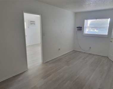 2417 Hayes Street - Photo Thumbnail 2
