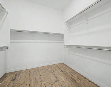 1899 N 140th Drive - Photo Thumbnail 14