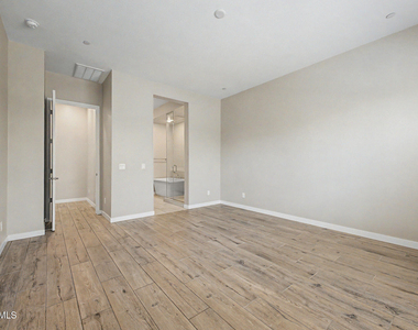 1899 N 140th Drive - Photo Thumbnail 10