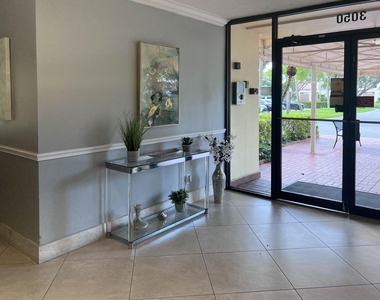 3050 N Palm Aire Drive - Photo Thumbnail 16