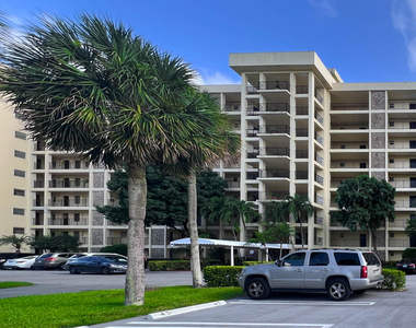 3050 N Palm Aire Drive - Photo Thumbnail 17