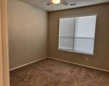 3936 Bellingham Lane - Photo Thumbnail 8