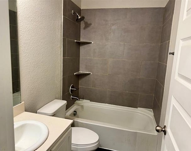 3936 Bellingham Lane - Photo Thumbnail 18