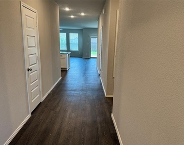 3936 Bellingham Lane - Photo Thumbnail 2