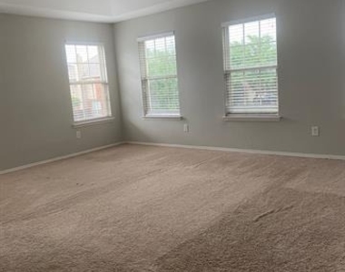 3904 Ironstone Lane - Photo Thumbnail 12