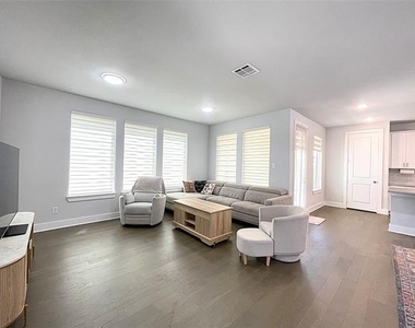 3229 Marilanda Road - Photo Thumbnail 1