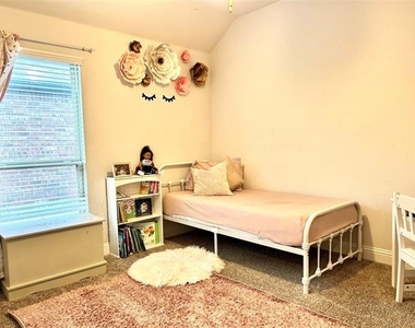 11117 Blaze Street - Photo Thumbnail 7