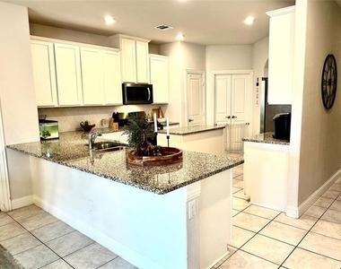 11117 Blaze Street - Photo Thumbnail 10