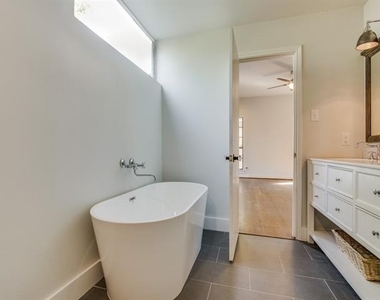 6307 Palo Pinto Avenue - Photo Thumbnail 16