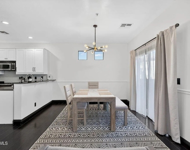 7601 E Roosevelt Street - Photo Thumbnail 5