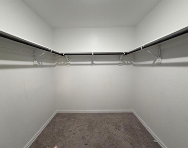 2940 Bluets Drive - Photo Thumbnail 14
