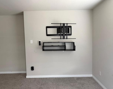 2940 Bluets Drive - Photo Thumbnail 11