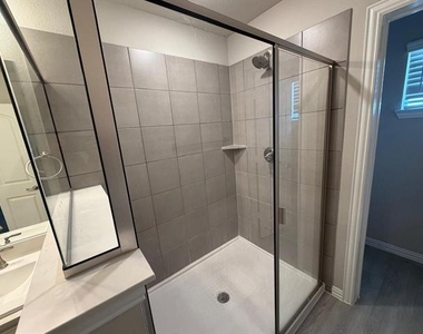2940 Bluets Drive - Photo Thumbnail 13
