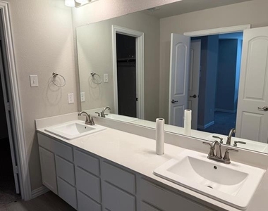 2940 Bluets Drive - Photo Thumbnail 19