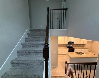 2940 Bluets Drive - Photo Thumbnail 8