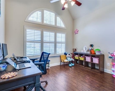 4654 Phillip Drive - Photo Thumbnail 13