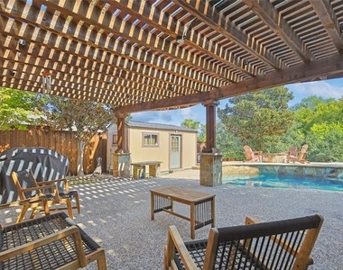 1088 Pondview Drive - Photo Thumbnail 25