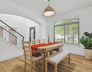 1088 Pondview Drive - Photo Thumbnail 11