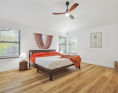 1088 Pondview Drive - Photo Thumbnail 16